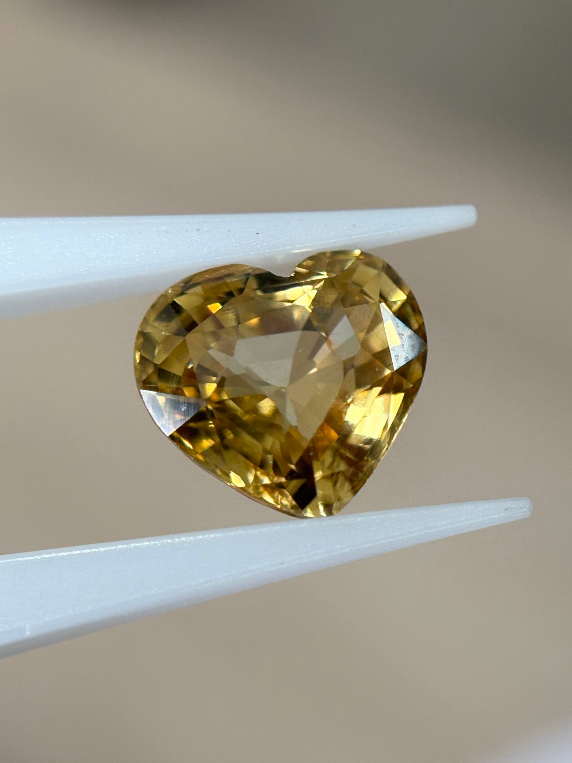 Zircon Natural 5.00 crt | 9.40*10.70*5.80