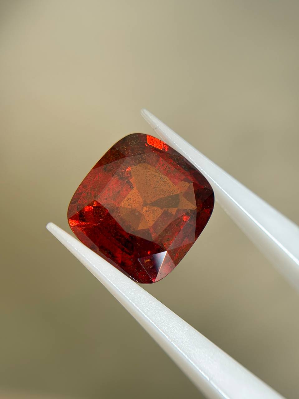 Orange Sapphire 9.50 crt | 12.80*11.80*6.40 mm