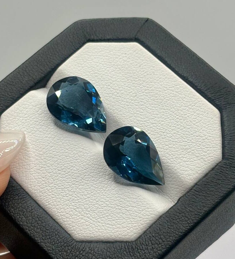 Landon Blue Topaz 7.63 ct (15.90*11.30*6.40)  & 7.21 ct (15.50*11.0*6.80)