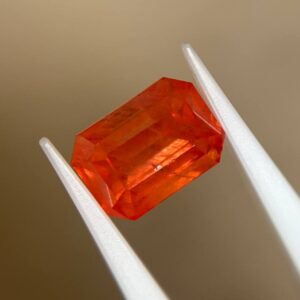 Orange sapphire (Heated) 4.95 crt | 9.70*7.00*6.70 mm