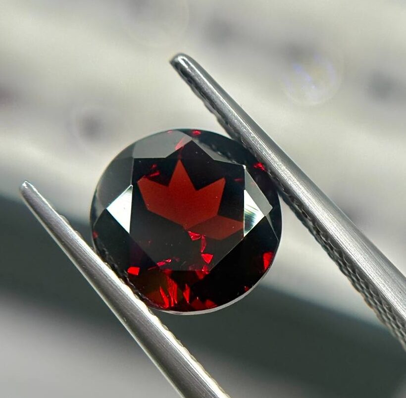 Rhodolite Garnet - 2.40 crt