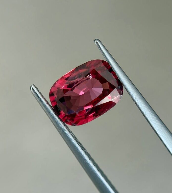 Spinel Burma 2.02 crt | 9.30*7.00*4.00 mm