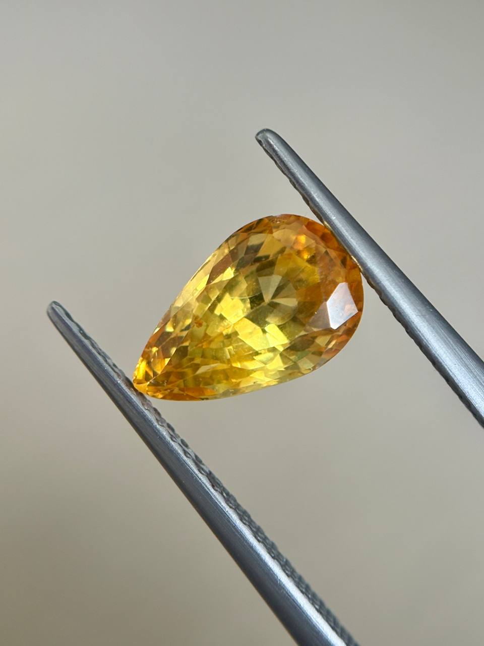 Yellow Sapphire (Heated) 3.00 crt |10.20*6.60*5.50 mm