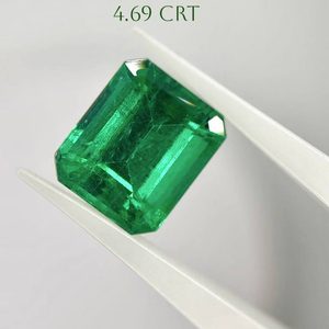 Emerald Muzo Minor 4.96 crt | 10.60*9.06*6.83 mm