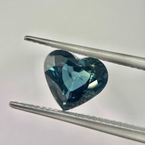 Greenish Blue Sapphire | Heart Shape Africa 3.11 crt loose gemstone {8.30*9.30*5.10} mm