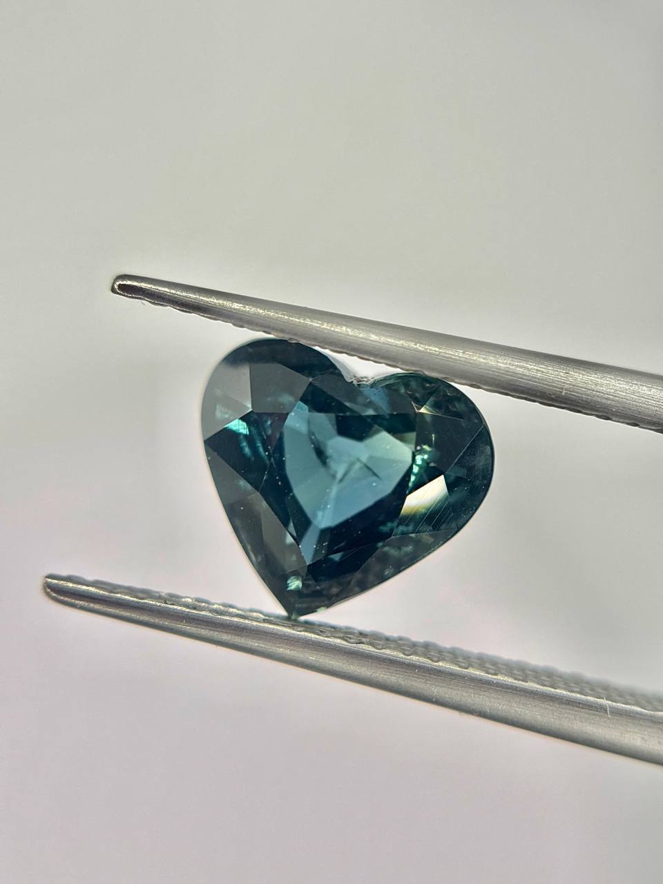 Greenish Blue Sapphire | Heart Shape Africa 3.11 crt loose gemstone {8.30*9.30*5.10} mm