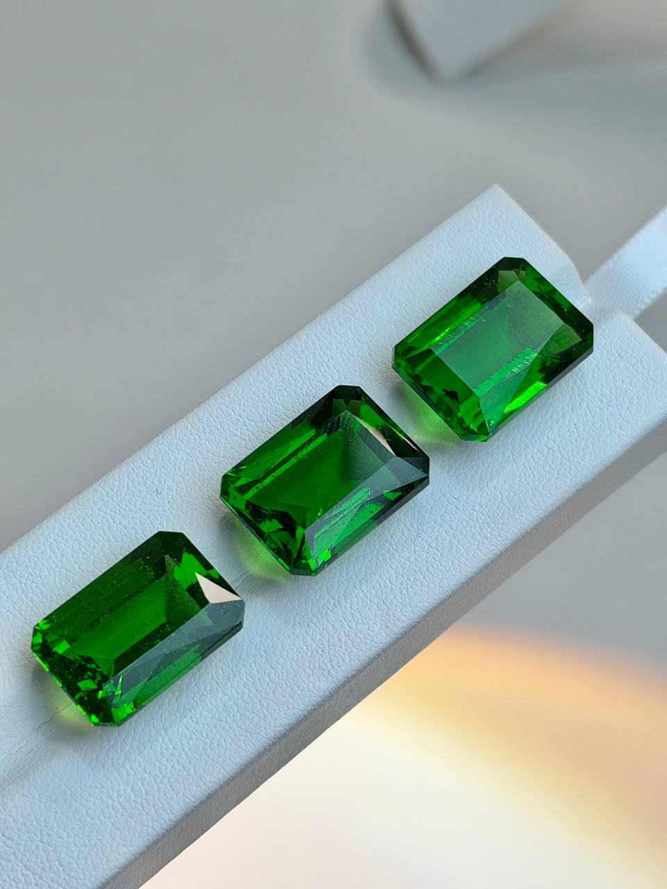 Natural Moldavite 16.40 carat | 18.10*13.20*9.40 mm